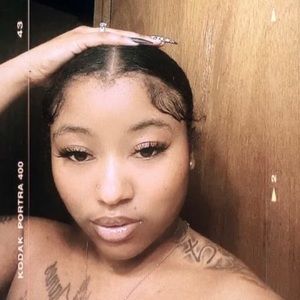 Meet your Posher, Raygine